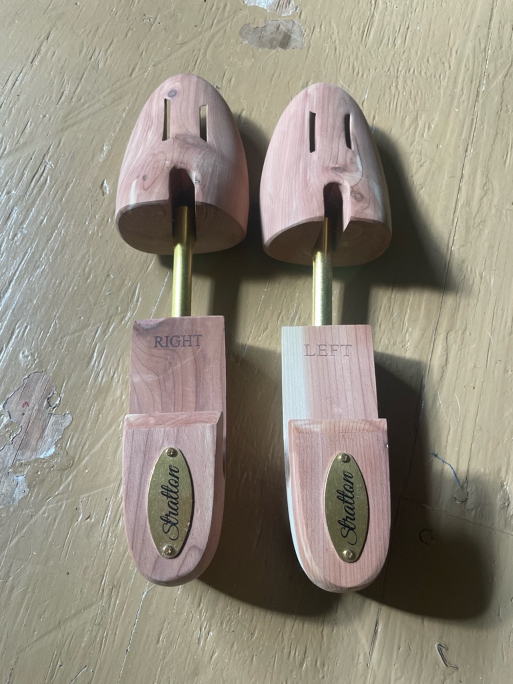 Stratton cedar shoe shaper, size small